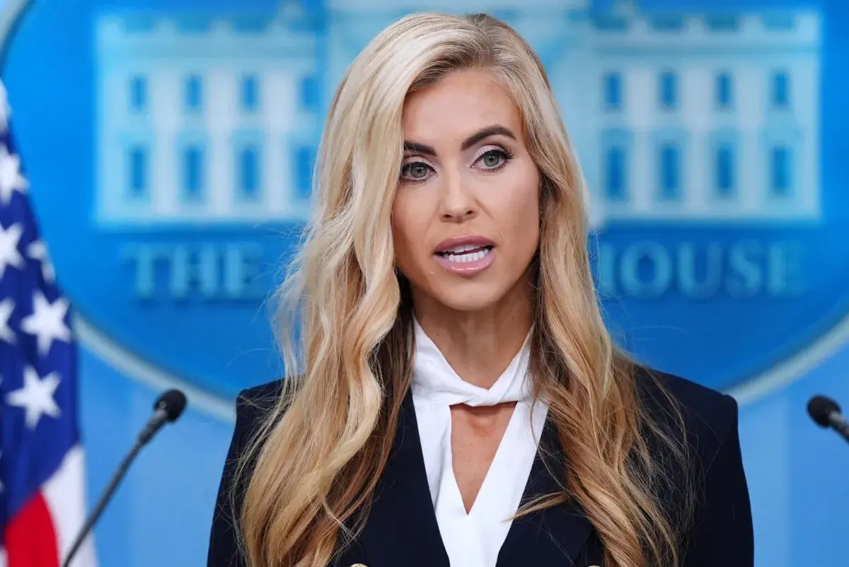 Trump's new press secretary claims to be lawyer, but no state bar record found: report