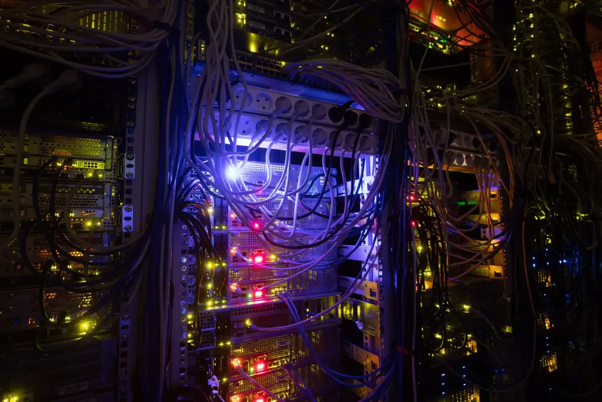 Ukrainian partisans claim sabotage of military communications near major Moscow data center