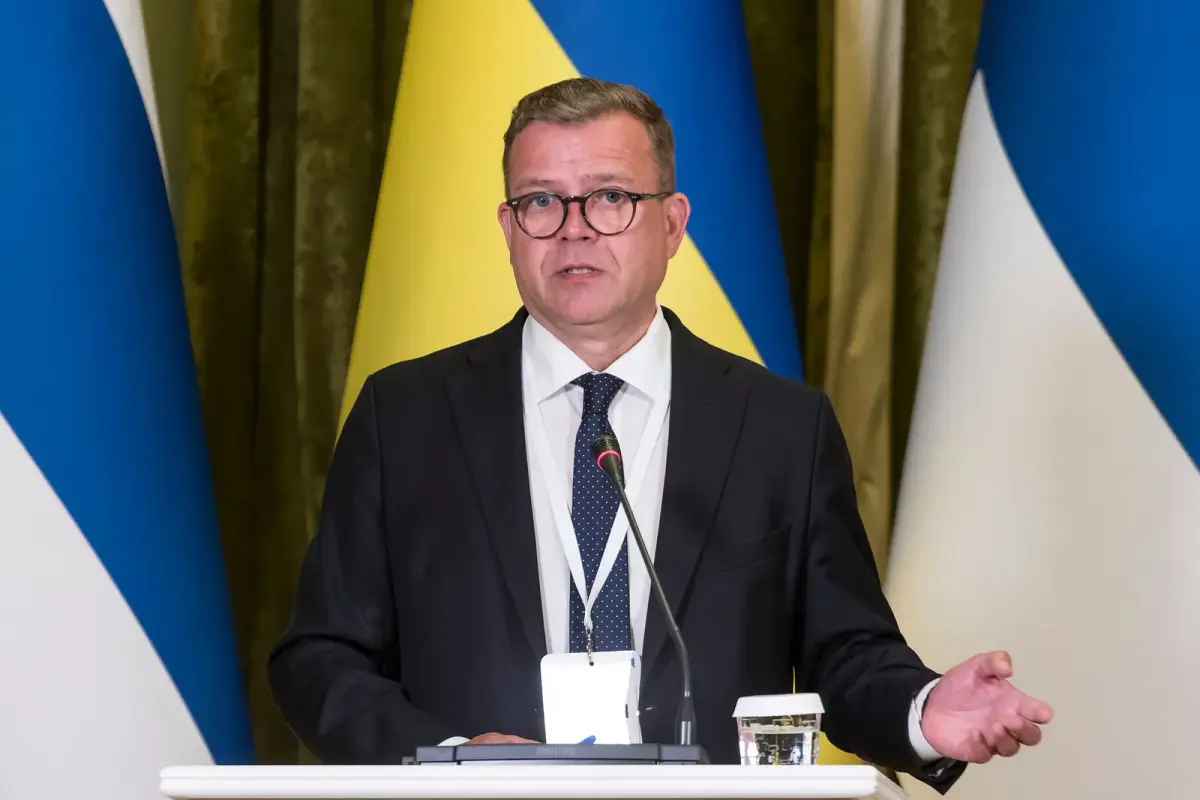 Finnish PM visits Kyiv as Russia steps up attacks despite peace push