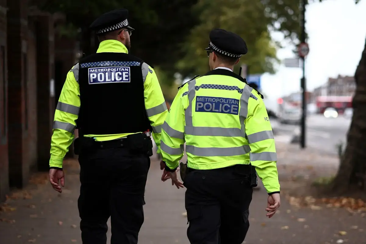 UK intelligence specialist charged with spying for Russia