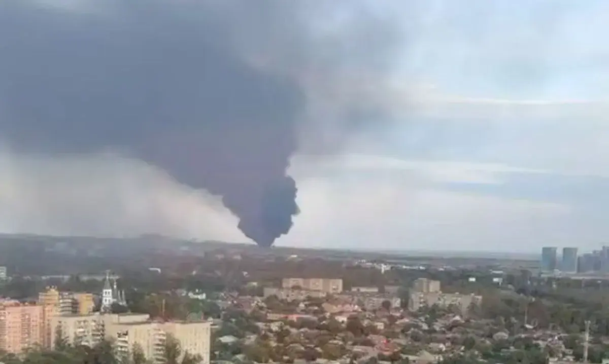 Massive fire spreads across 9,000 square meters at Russian industrial plant in Rostov Oblast