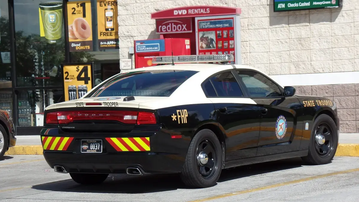 Corvette Driver, 19, Exits I-275 at 130 MPH Before FHP PIT - Backfire News