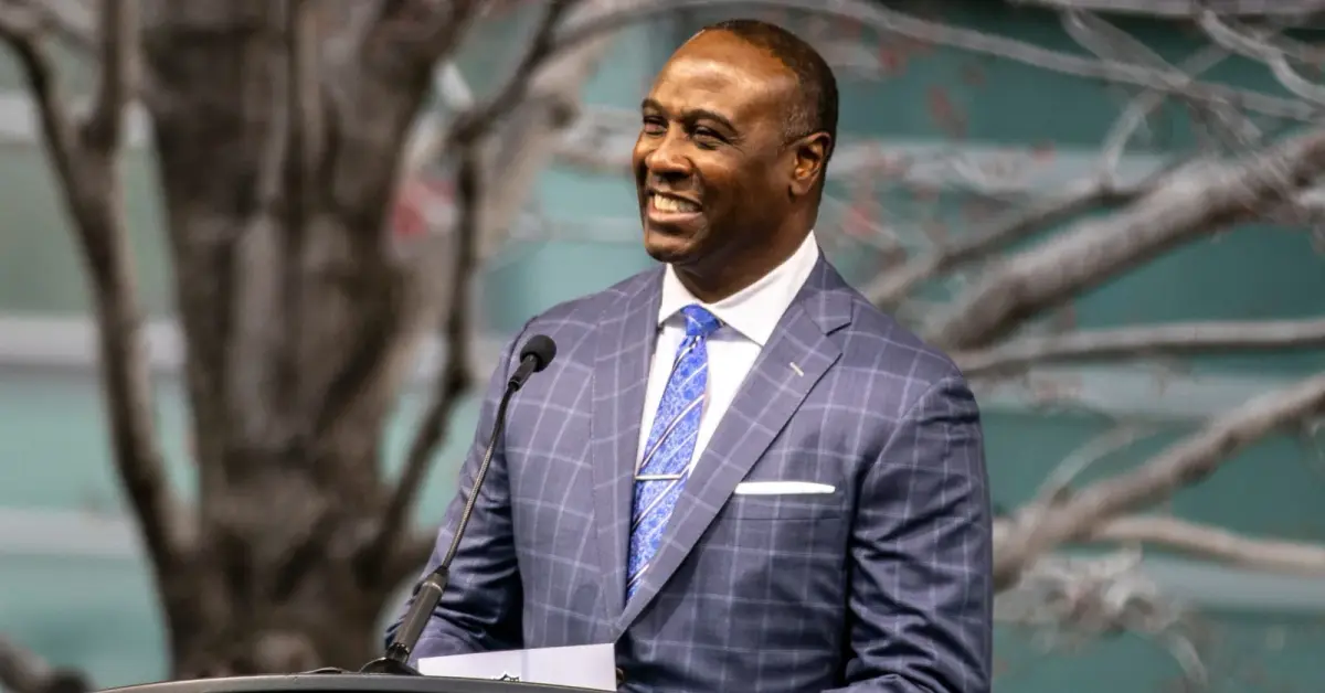 Charles Davis learned of his NFL Network exit while in line for Space Mountain