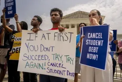 Trump administration abandons legal battle on student loans