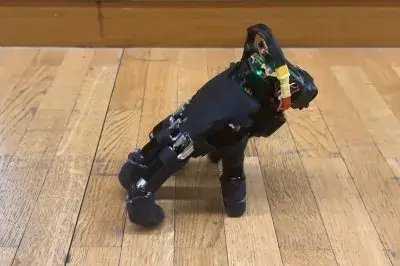 Swiss researchers unveil robot hand that walks on its fingers
