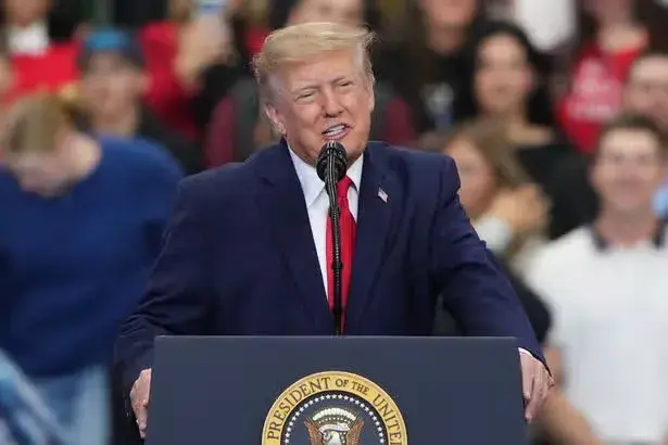 Trump calls heckler 'spoiled child' during Alaska rally