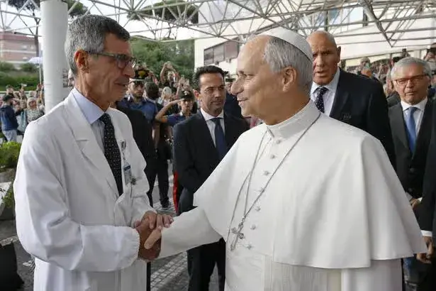 Pope Leo XIV returns to Vatican after lung cancer surgery