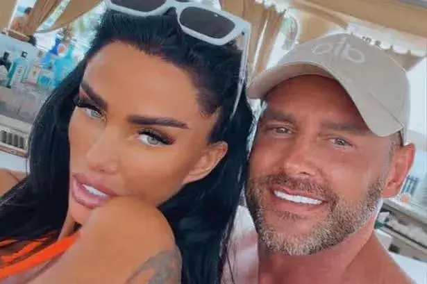 Katie Price seen wearing wedding ring from Lee Andrews despite claiming they'd split
