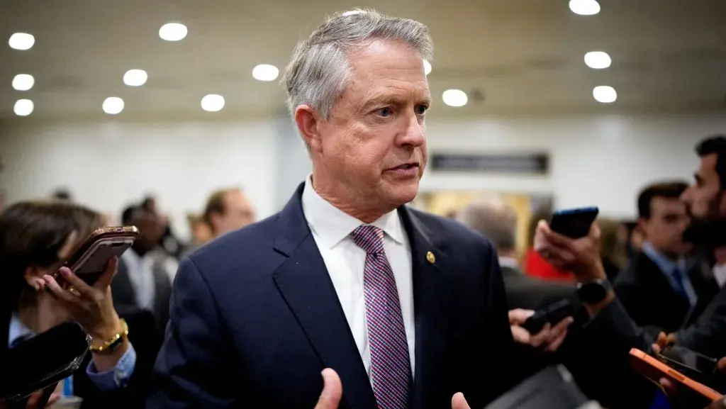 Sen. Roger Marshall, who sued pregnant women for $100, accused of stiffing bakery