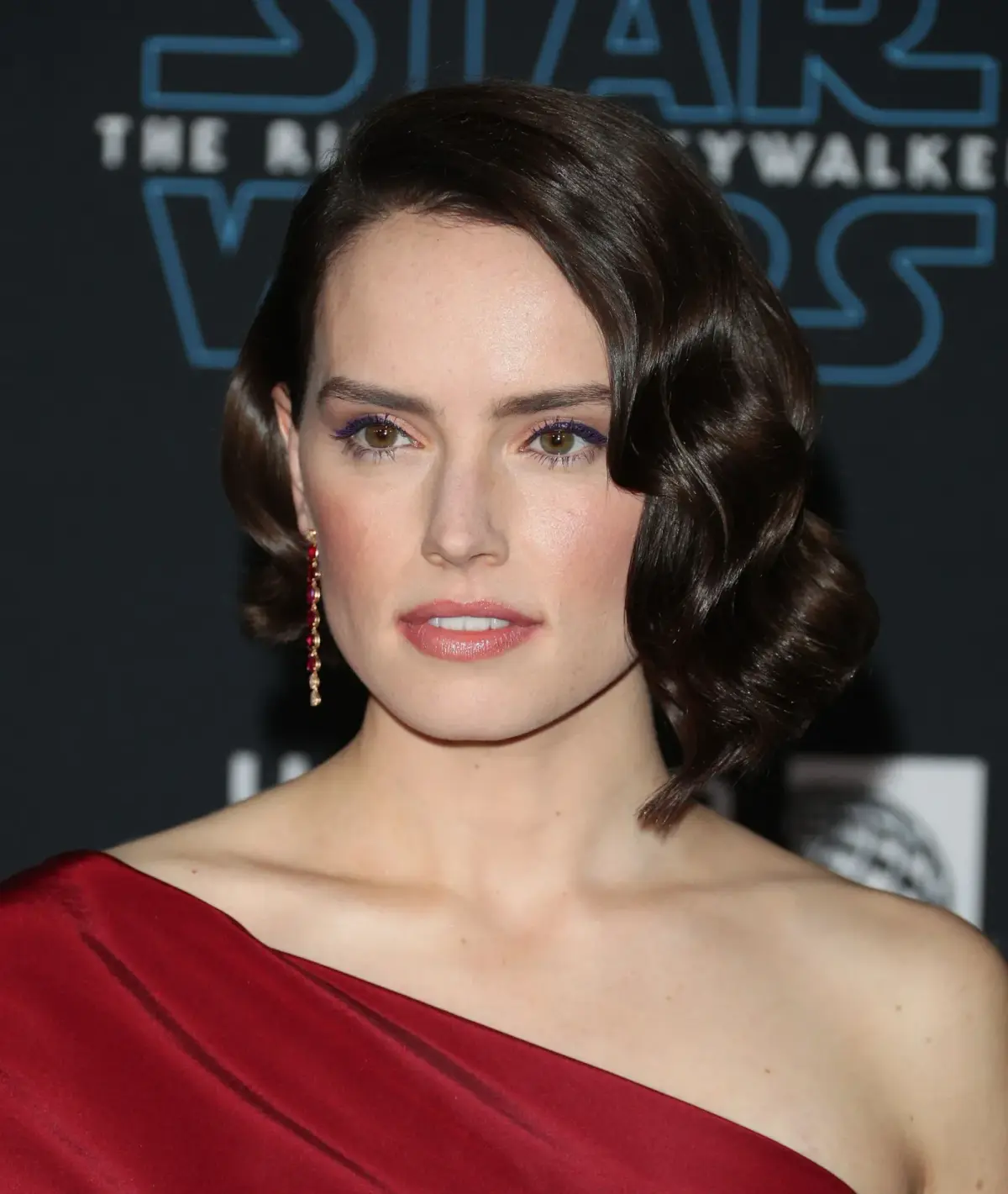 Daisy Ridley wipes Instagram account, sparks Star Wars speculation