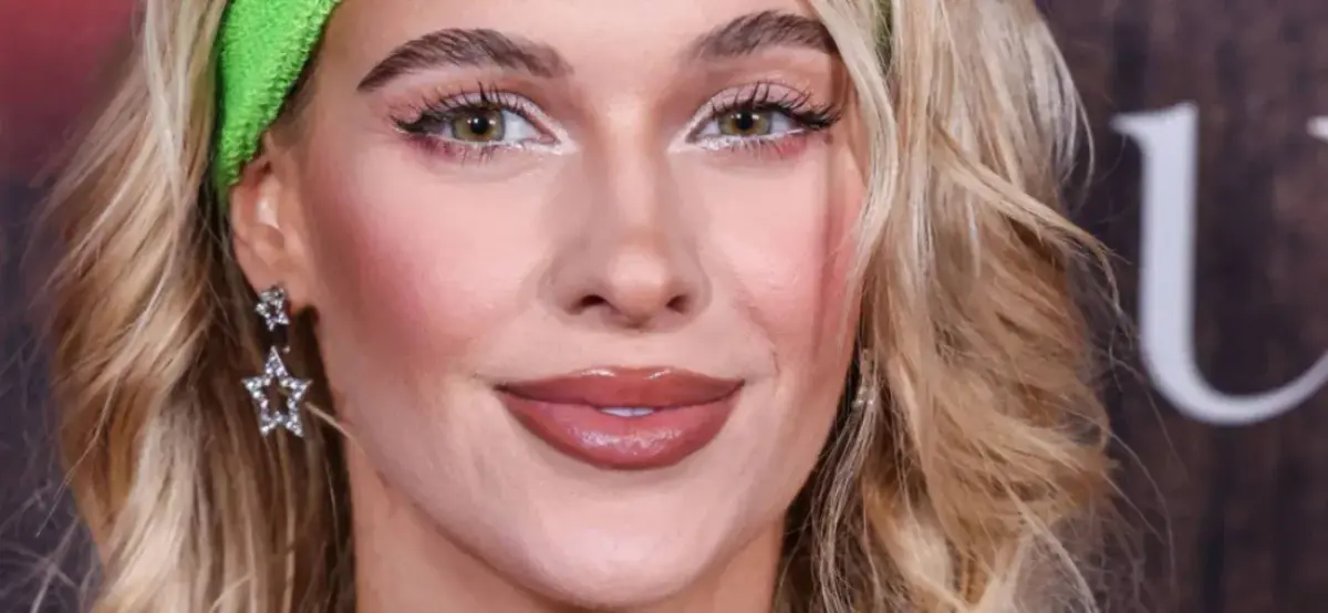 Veronika Rajek Hitting The Treadmill In A G-String Says She’s ‘In Shape’