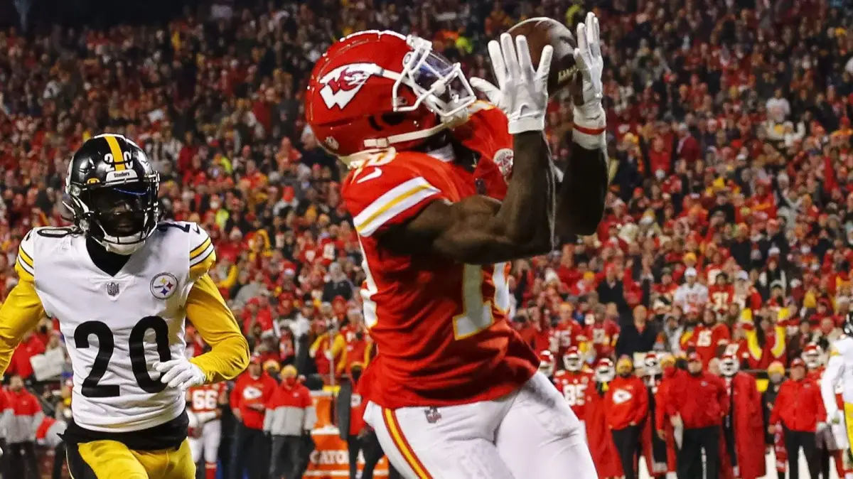Tyreek Hill's testimony in civil case could jeopardize Chiefs reunion, suspension looms