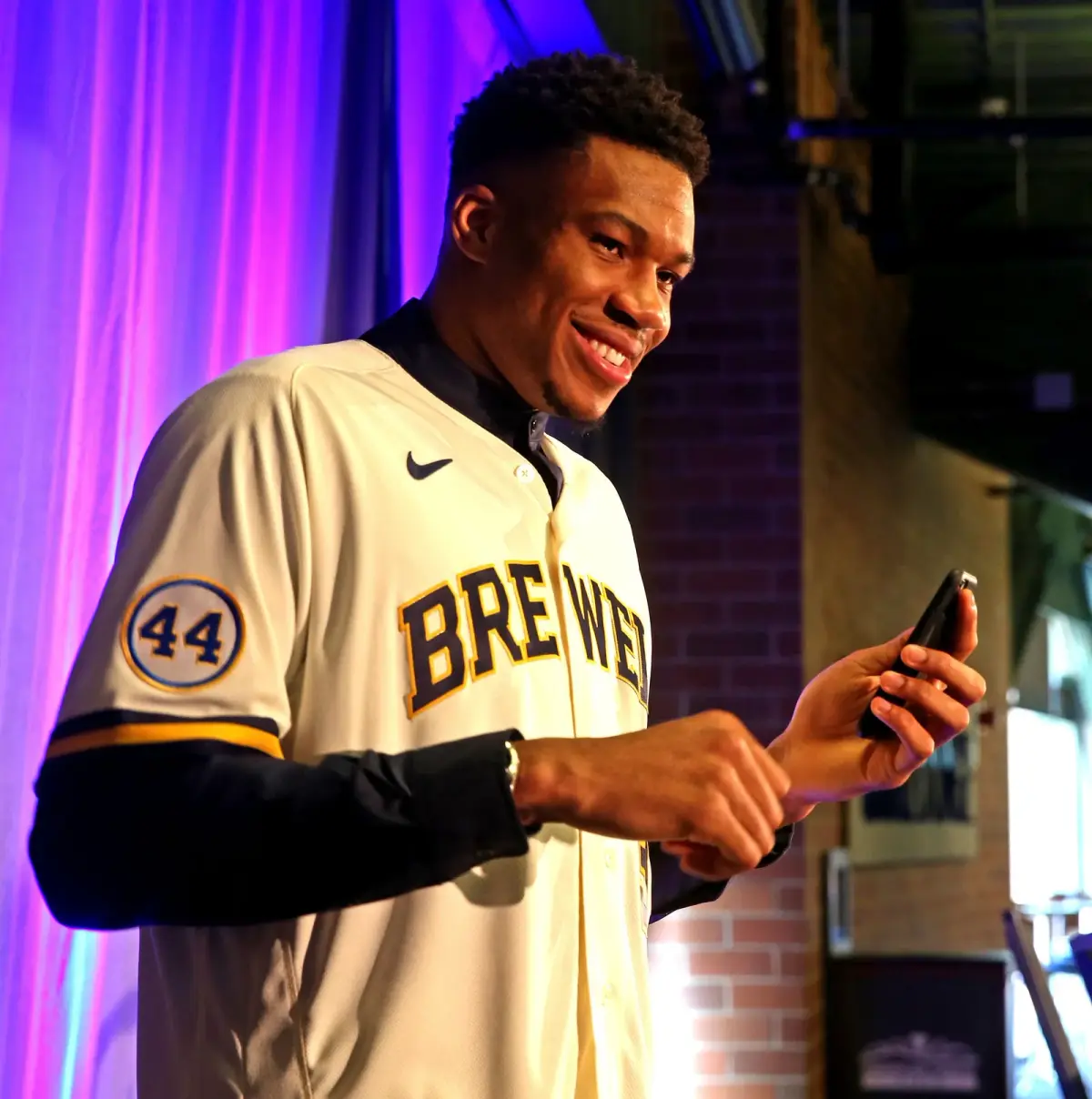 Giannis Antetokounmpo addresses Brewers World Series berth: 'It's incredible.'