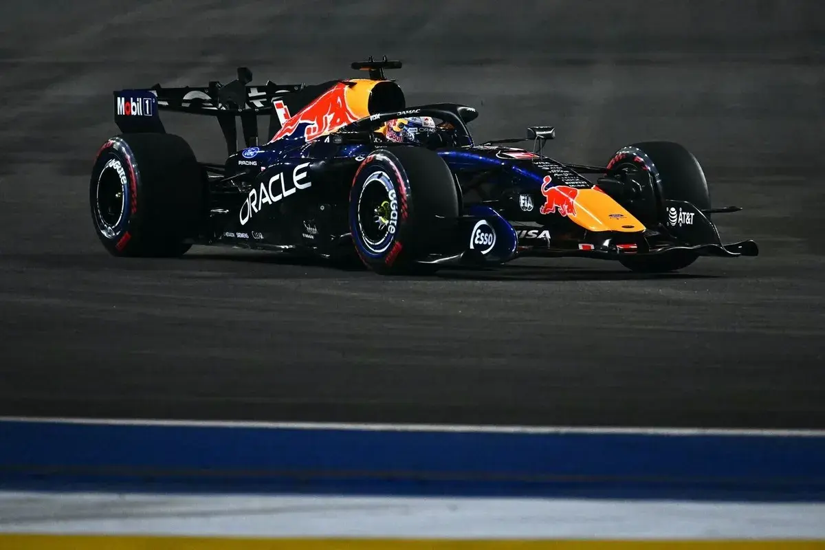 F1 Singapore GP: Max Verstappen takes pole position over Lewis Hamilton