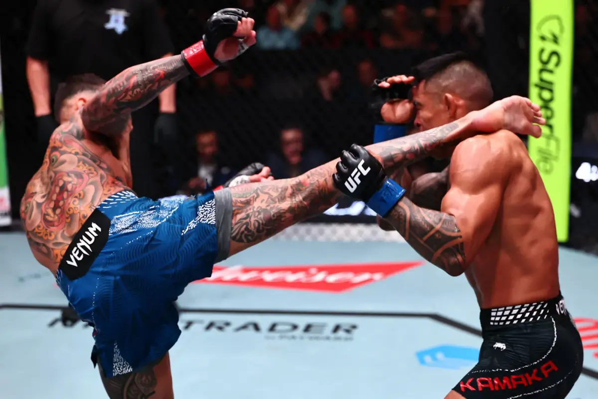 Andre Fili knocks out Kai Kamaka III with head kick at UFC Vegas 122