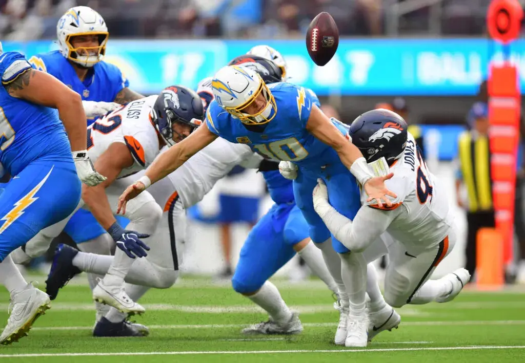 Broncos defense sets NFL record with performance against Seattle