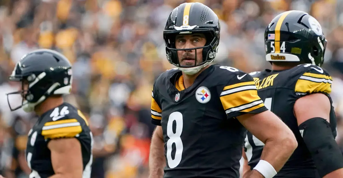 Aaron Rodgers roasts Bucs rookie Josiah Trotter: 'I know your dad and he was better'