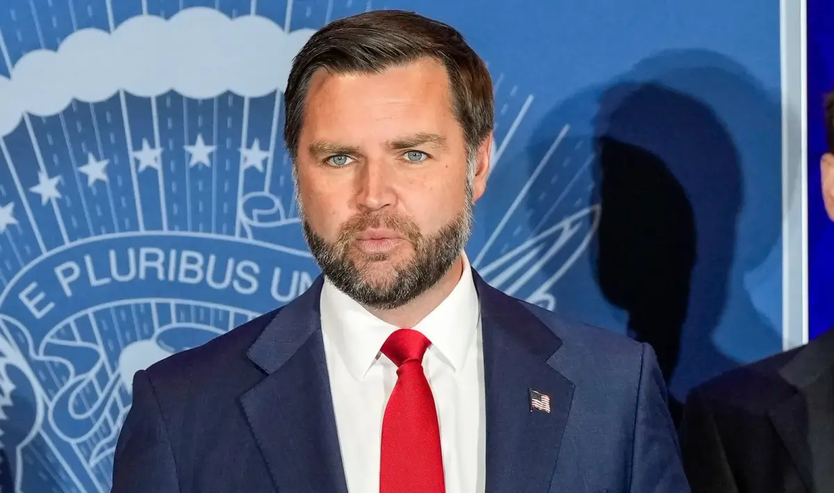 Video shows ‘humiliating’ scene as NFL players ignore Vice President JD Vance