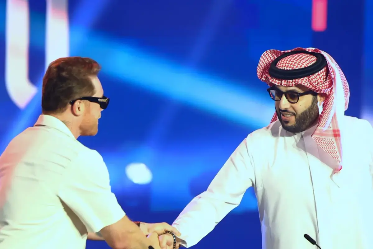 Saudi chief gives Canelo Alvarez fight update after Riyadh airport attacks