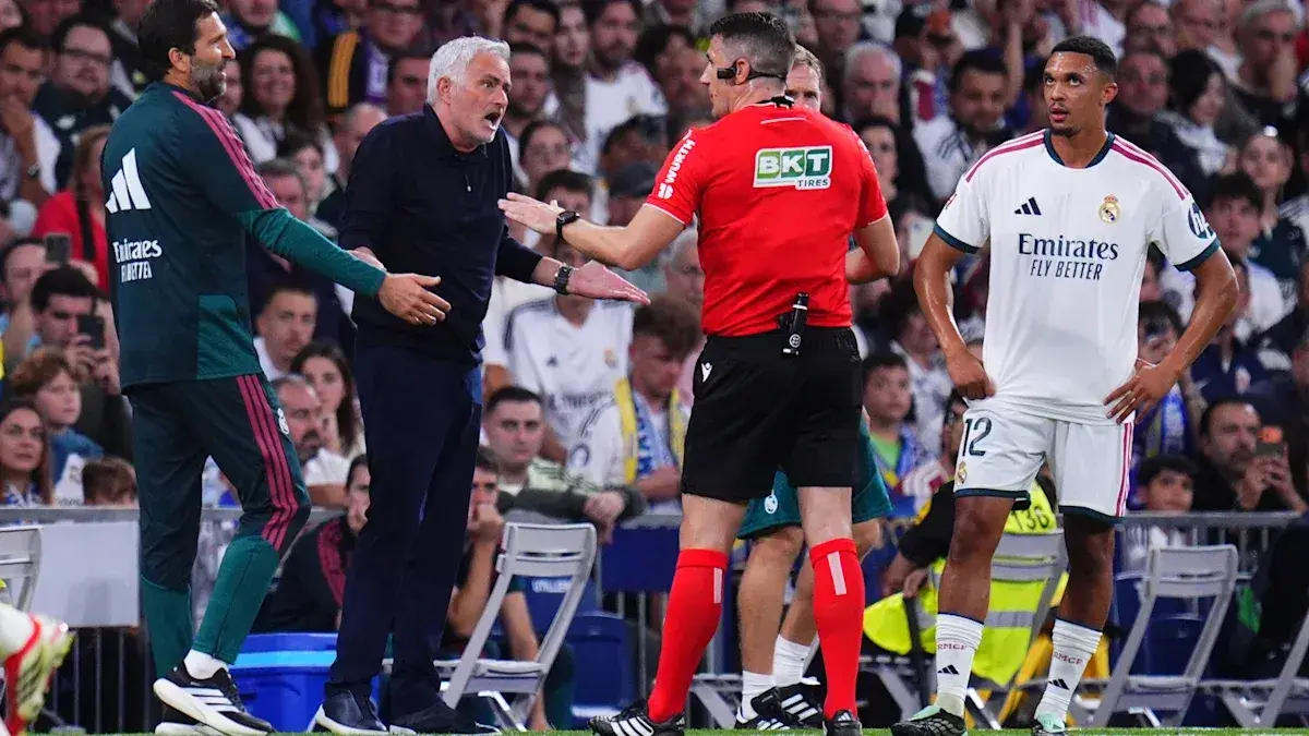 Real Madrid's Vinícius red-carded for pulling hair of Villarreal player