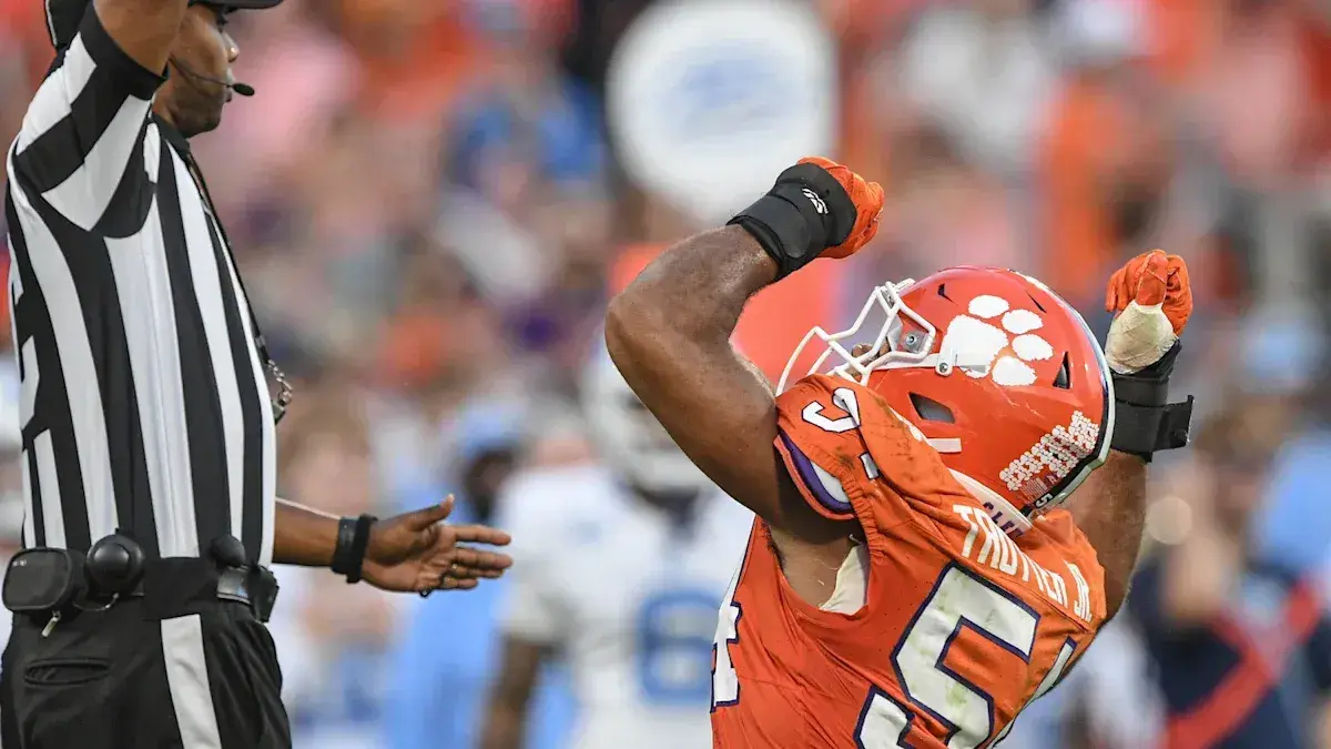 Former Clemson star ejected before NFL team even takes a snap in London