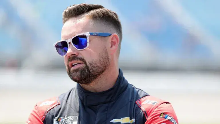NASCAR drivers Stenhouse and McDowell trade blows after Charlotte race
