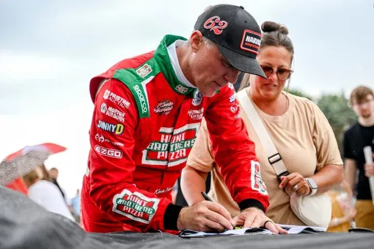 Fan cut off ankle monitor to watch Kevin Harvick race at Newport Speedway