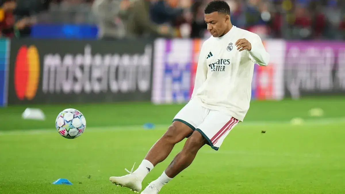 Mbappé becomes youngest player to reach 100 Champions League appearances at 27