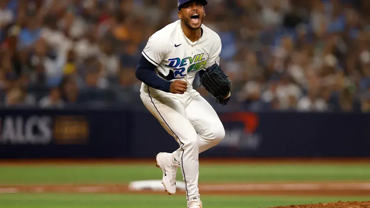 Freddy Peralta, Liam Hicks lift Rays to 3-1 win over Guardians, even ALCS at 1-1
