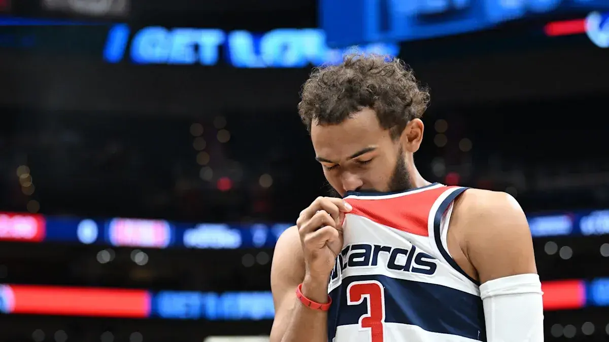 Trae Young, Daniss Jenkins ejected after pushing incident