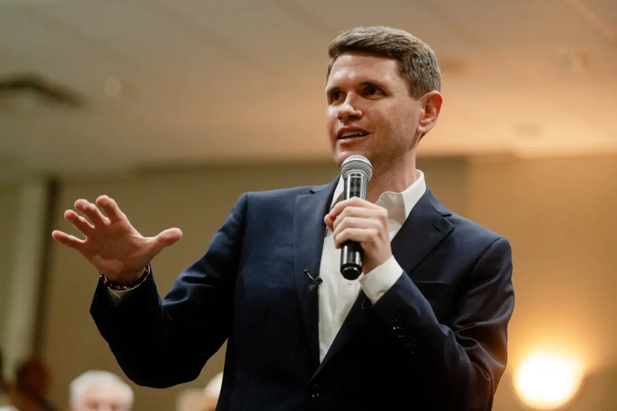 Senate Republicans getting outraised by Democratic candidates in fundraising race